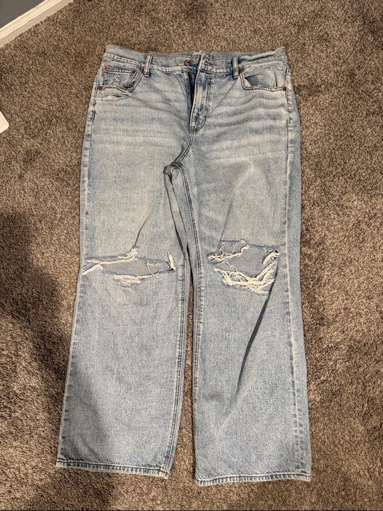 American Eagle Outfitters Denim - American Eagle Outfitters Light Wash Ripped Straight-Leg Jeans